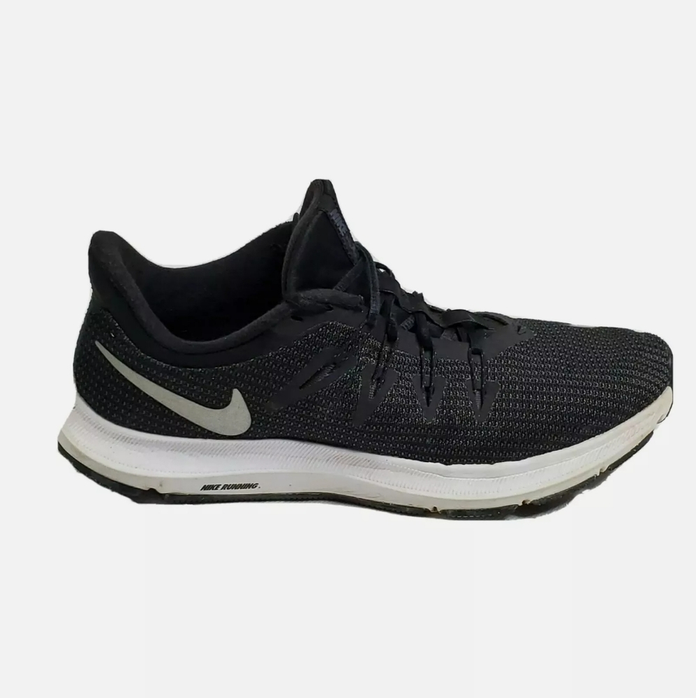 Nike Quest Womens Black White Low Top Shoes